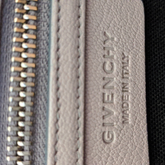 Givenchy Medium Antigona - Picture 10 of 11
